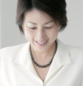 持っていると差がつく 大人の女性の品を高める黒蝶真珠ネックレス 一光堂